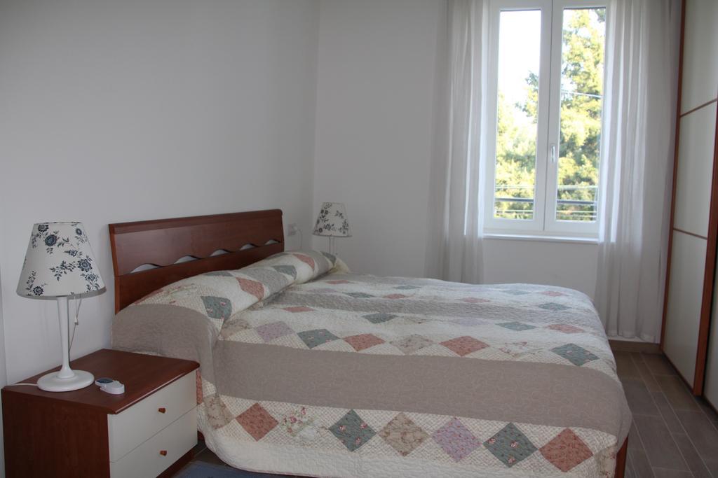 La Ciliegia Bianca Bed & Breakfast Belgirate Oda fotoğraf